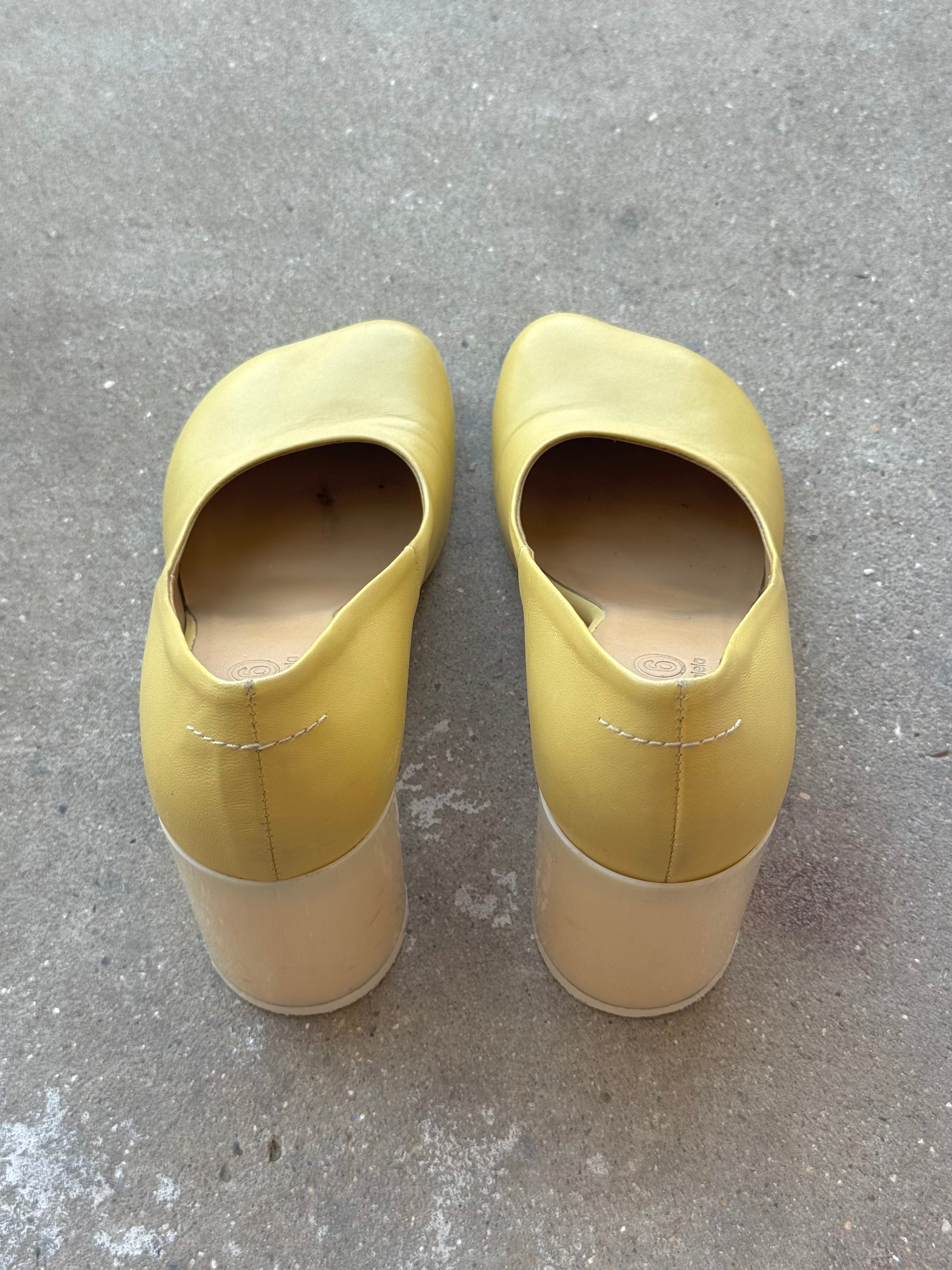 MM6 Maison Margiela Yellow Butter Anatomic Leather Escarpins